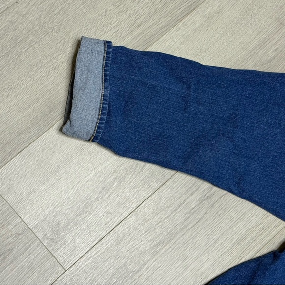 Old Navy Boyfriend Mid-Rise Cropped Women's Jeans - Picture 8 of 9